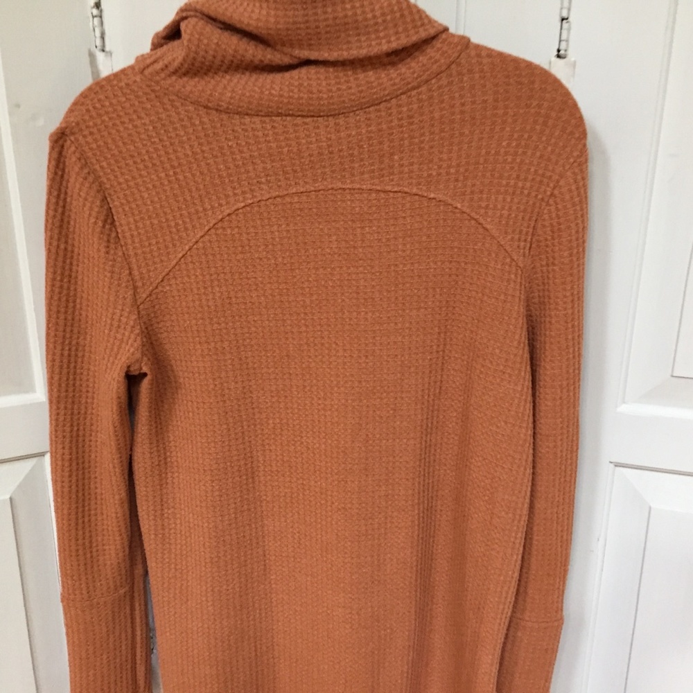 ❤️ Design Lab Waffle Cowl Neck Top - Picture 11 of 13